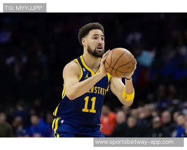 克莱半场表现出色三分球完美命中助力球队进攻火力全开