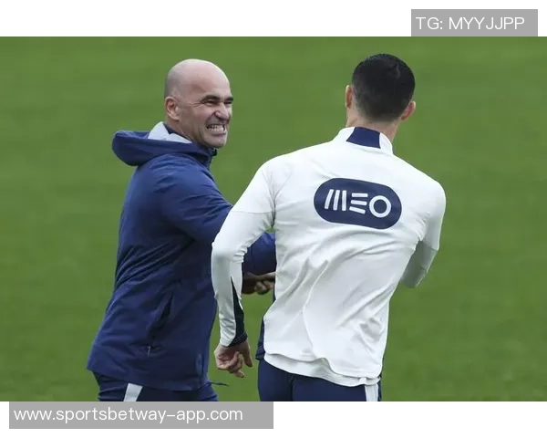 马丁内斯称梅罗为足球榜样六届世界杯是对他们的最佳回报 马丁内斯称梅罗为足球榜样六届世界杯是对他们的最佳回报